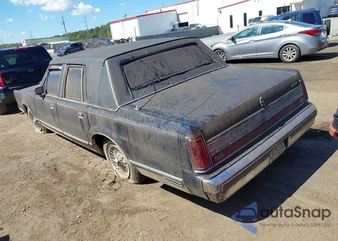 1989 Lincoln Town Car Signature из США, поврежденный, VIN 1LNBM82F8KY746399